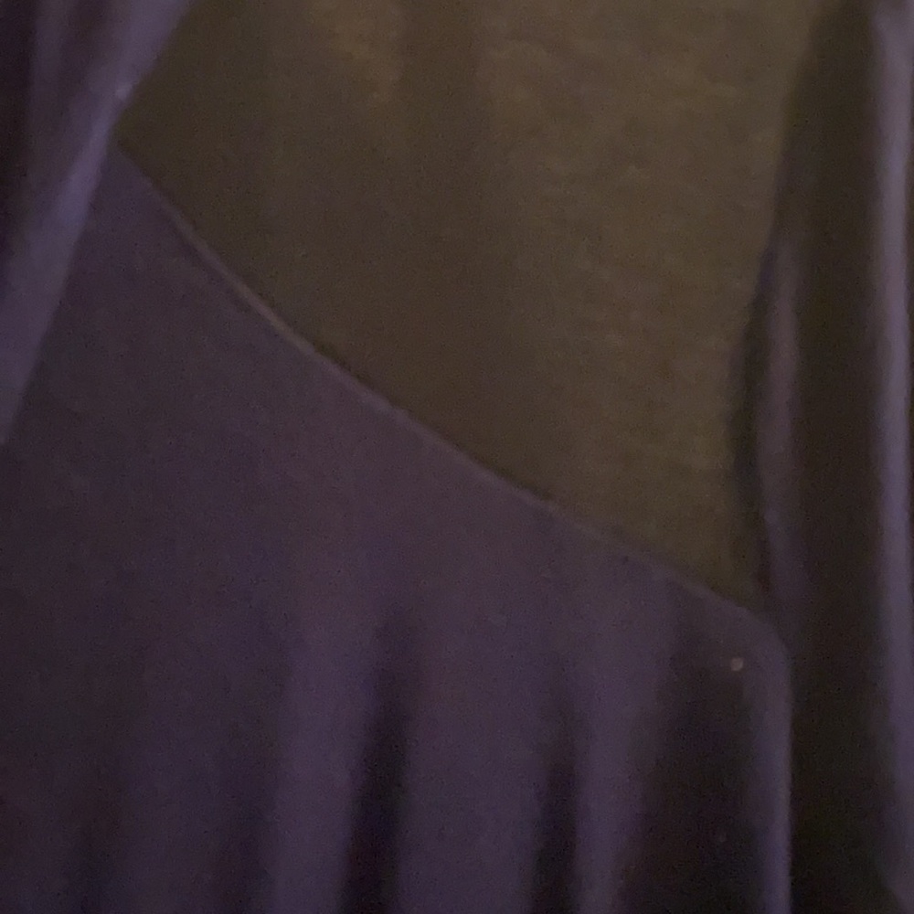 Pretty top - Picture 2 of 3
